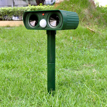 Load image into Gallery viewer, 2 PCS Powerful Ultrasonic Solar-powered Animal Repeller With PIR Sensor &amp; Light Sensor, Got the CE / ROHS Certification, 2PCS RC-510