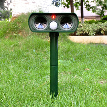 Load image into Gallery viewer, 2 PCS Powerful Ultrasonic Solar-powered Animal Repeller With PIR Sensor &amp; Light Sensor, Got the CE / ROHS Certification, 2PCS RC-510