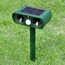 Load image into Gallery viewer, 2 PCS Powerful Ultrasonic Solar-powered Animal Repeller With PIR Sensor &amp; Light Sensor, Got the CE / ROHS Certification, 2PCS RC-510