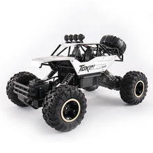Load image into Gallery viewer, HD6026 1:12 Large Alloy Climbing Car Mountain Cross-country Four-wheel Drive Remote Control Car Toy, Size: 37cm, HD6026 1:12(Gold), HD6026 1:12(Red), HD6026 1:12(Silver), HD6026 1:12(Black), 6255 2.4GHz 1:16(Green)