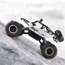 Load image into Gallery viewer, HD6026 1:12 Large Alloy Climbing Car Mountain Cross-country Four-wheel Drive Remote Control Car Toy, Size: 37cm, HD6026 1:12(Gold), HD6026 1:12(Red), HD6026 1:12(Silver), HD6026 1:12(Black), 6255 2.4GHz 1:16(Green)