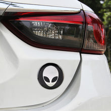 Load image into Gallery viewer, 4 PCS Car-Styling Alien Pattern Metal Wheel Hub Decorative Sticker, Diameter: 5.8cm, Alien Pattern