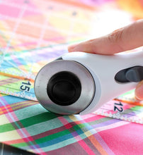 Load image into Gallery viewer, DAFA RC-6 28mm Dia Blade Straight Handle Rotary Cutter with Safeguard