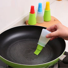 Load image into Gallery viewer, Kitchen Silicone Oil Brush Grill Brush Oil Bottle,Random Color Delivery, 11.5x5cm