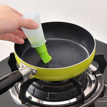Load image into Gallery viewer, Kitchen Silicone Oil Brush Grill Brush Oil Bottle,Random Color Delivery, 11.5x5cm