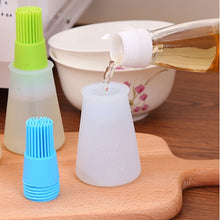 Load image into Gallery viewer, Kitchen Silicone Oil Brush Grill Brush Oil Bottle,Random Color Delivery, 11.5x5cm