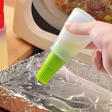 Load image into Gallery viewer, Kitchen Silicone Oil Brush Grill Brush Oil Bottle,Random Color Delivery, 11.5x5cm