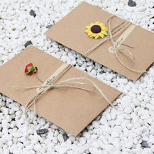Load image into Gallery viewer, 5 PCS Festival Creative DIY Retro Kraft Paper Handmade Large Dry Flower Greeting Card Birthday Card, Dry Flower Greeting Card