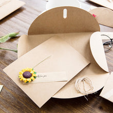Load image into Gallery viewer, 5 PCS Festival Creative DIY Retro Kraft Paper Handmade Large Dry Flower Greeting Card Birthday Card, Dry Flower Greeting Card
