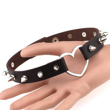 Load image into Gallery viewer, Punk Style Fashion Heart Shape Leather Rivet Necklace Collar, Random Color Delivery, TXXQ04