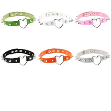 Load image into Gallery viewer, Punk Style Fashion Heart Shape Leather Rivet Necklace Collar, Random Color Delivery, TXXQ04