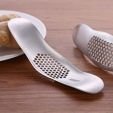 Load image into Gallery viewer, SSGP Kitchen Tool Manual 304 Stainless Steel Brushed Texture Garlic Presser, 304 Stainless Steel Garlic Crusher