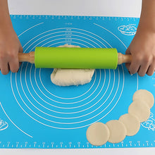 Load image into Gallery viewer, kn055 Solid Wooden Handle Silicone Rolling Pin Non-stick Food Dumpling Stick, Length: 23cm, Random Color Delivery, 23cm