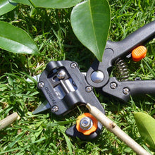 Load image into Gallery viewer, Professional Grafting Tool Set Pruning Scissors Seedling Grafting Machine Grafting Device with Three Blades, a Cross Knife ,a Wrench, Black