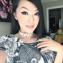 Load image into Gallery viewer, Japanese Harajuku PU Leather Heart Shape Punk Collar Fashion Female Choker Necklace, Random Color Delivery, TXXQ