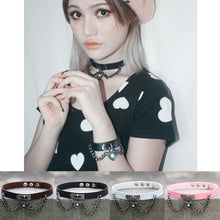 Load image into Gallery viewer, European and American Harajuku Punk Heart-shape Lock Leather Collar Choker Bracelet, Random Color Delivery, TXXQ05