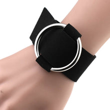 Load image into Gallery viewer, 2 PCS European and American Simple Round Velvet Bracelet Fashion Metal Wristband Bracelet, Random Color Delivery
