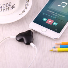 Load image into Gallery viewer, 1 Male to 2 Females 3.5mm Jack Plug Multi-function Heart Shaped Earphone Audio Video Splitter Adapter with Key Chain for iPhone, iPad, iPod, Samsung, Xiaomi, HTC and Other 3.5 mm Audio Interface Electronic Digital Products