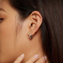 Load image into Gallery viewer, SCE1615 Sterling Silver S925 Simple Versatile Star Earrings, SCE1615
