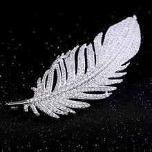 Load image into Gallery viewer, Simple Lady Feather Pattern High-grade Platinum Suits Corsage Brooch, Feather Pattern