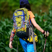 Load image into Gallery viewer, Z18 3ATM Waterproof Bluetooth Speaker with Hanging Hook, Support Hands-free Calls &amp; TF Card &amp; AUX