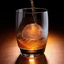 Load image into Gallery viewer, Creative Star Wars Silicone Ice Cube Mold, Size: about 7.5cm, Tellurion Shape
