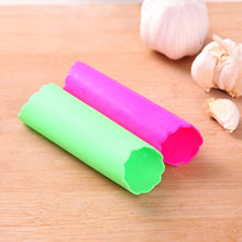 Load image into Gallery viewer, 5 PCS Soft Resin Tube Shaped Reusable Magic Handheld Rolling Garlic Peeler Kitchen Tools (Random Color Delivery), Random Color Delivery