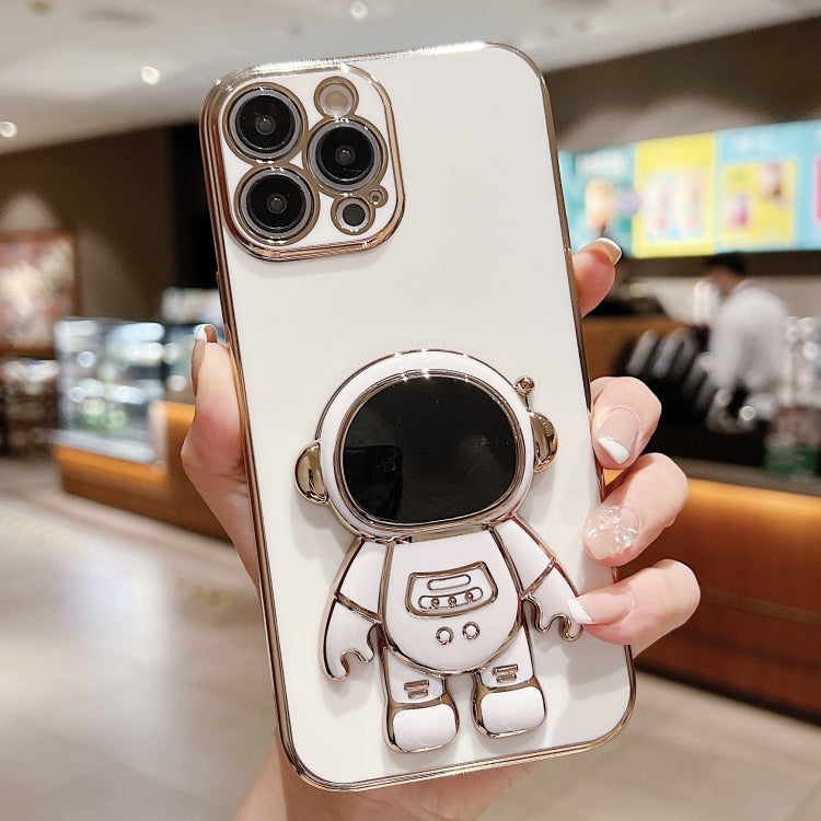 Electroplating Astronaut Holder Phone Case, For iPhone 17e / 16e, For iPhone 17 Pro Max, For iPhone 17 Pro, For iPhone 17, For iPhone Air, For iPhone 16 Pro Max, For iPhone 16 Pro, For iPhone 16 Plus