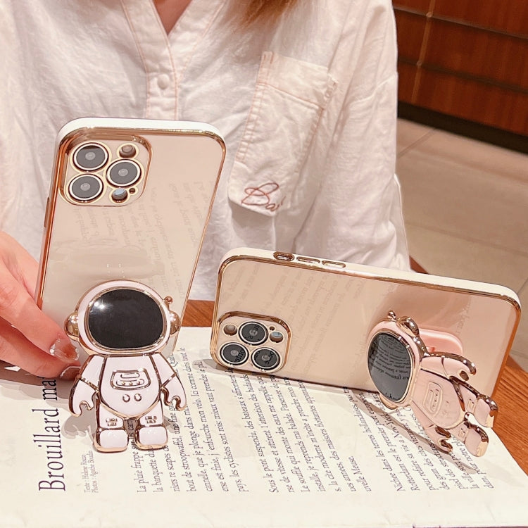 Electroplating Astronaut Holder Phone Case, For iPhone 17e / 16e, For iPhone 17 Pro Max, For iPhone 17 Pro, For iPhone 17, For iPhone Air, For iPhone 16 Pro Max, For iPhone 16 Pro, For iPhone 16 Plus