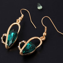 Load image into Gallery viewer, Cute Heart Shaped Crystal Stud Necklace Jewellery Set