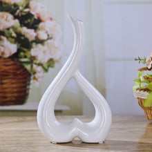 Load image into Gallery viewer, Heart Shape Creative Ceramic Flower Vase Home Decor Wedding Festival Office Desktop Decoration