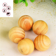 Load image into Gallery viewer, 5pcs / Set Wooden Anti-Mold Moth Repellent Insect-Repellent Natural Camphor Balls Wooden Balls