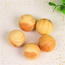 Load image into Gallery viewer, 5pcs / Set Wooden Anti-Mold Moth Repellent Insect-Repellent Natural Camphor Balls Wooden Balls