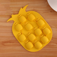Load image into Gallery viewer, 5 PCS Pineapple Creative Silicone Ice Tray Ice Maker Ice Mold, Random Color Delivery, Pineapple Ice Maker