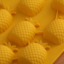 Load image into Gallery viewer, 5 PCS Pineapple Creative Silicone Ice Tray Ice Maker Ice Mold, Random Color Delivery, Pineapple Ice Maker