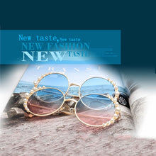 Load image into Gallery viewer, Women Sunglasses Metal Round Frame Pearl Embellished Sunglasses