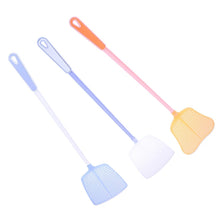 Load image into Gallery viewer, Household Plastic Long Handle Fly Swatter Mosquito Swatter, Random Color Delivery, 1PC
