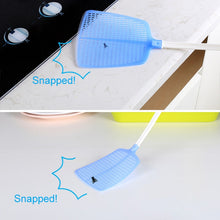 Load image into Gallery viewer, Household Plastic Long Handle Fly Swatter Mosquito Swatter, Random Color Delivery, 1PC