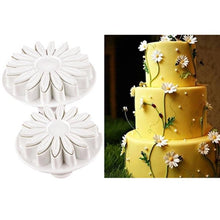 Load image into Gallery viewer, Cake Decorating Tools Fondant Plunger Cutters Biscuit Cake Mold Bakeware Accessories, Cake Decorating Tools
