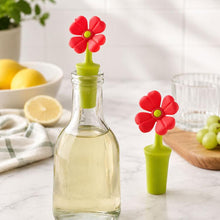 Load image into Gallery viewer, 3 PCS Creative Wine Drink Preservation Stopper Flower Silicone Wine Stopper, 3 PCS Rose Stopper, 3 PCS Red Sun Flower Beer Stopper, 3 PCS Leaf Beer Stopper