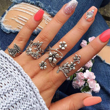 Load image into Gallery viewer, 4 PCS/Set Antique Vintage Bohemia Style Rose Flower Rings for Women