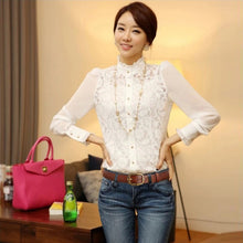 Load image into Gallery viewer, Ladies Plum Blossom Pattern Metal Buckle PU Leather Belt