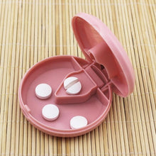 Load image into Gallery viewer, Round Medicine Cutter Stainless Steel Blade Plastic Medicine Dispensing Box