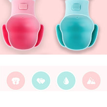 Load image into Gallery viewer, Outdoor Portable Pet Water Dispenser Cat and Dog Portable Drinking Fountain, Small Dog, Small Bear