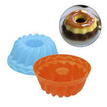 Load image into Gallery viewer, 12 pcs Thread Shape Baking Jelly Mould  Silicone Pudding Cupcake Muffin Donut Mold, Thread Shape