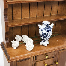 Load image into Gallery viewer, 10 PCS 1:12 Mini Doll House Garden Bedroom Scene Decoration Roses