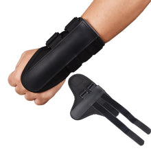 Load image into Gallery viewer, Golf Swing Practice Wrist Correction Immobilizer