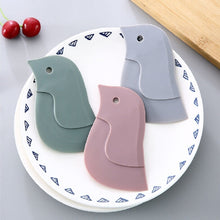 Load image into Gallery viewer, 4 PCS Penguin Shape Soft Scraper Kitchen Baking Gadget