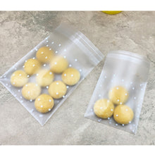 Load image into Gallery viewer, 100pcs / Pack Plastic Transparent Cellophane Bags Polka Dot Candy Cookie Gift Bag with DIY Self Adhesive Pouch Celofan Bags for Party, 5.5x5.5cm, 7x7cm, 8x10cm, 10x10cm, 10x15cm