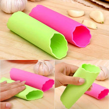 Load image into Gallery viewer, 2 PCS Kitchen Peeling Garlic Press Garlic Peeler Does Not Hurt the Hand Silicone Garlic Peeler, Green, Red, Blue